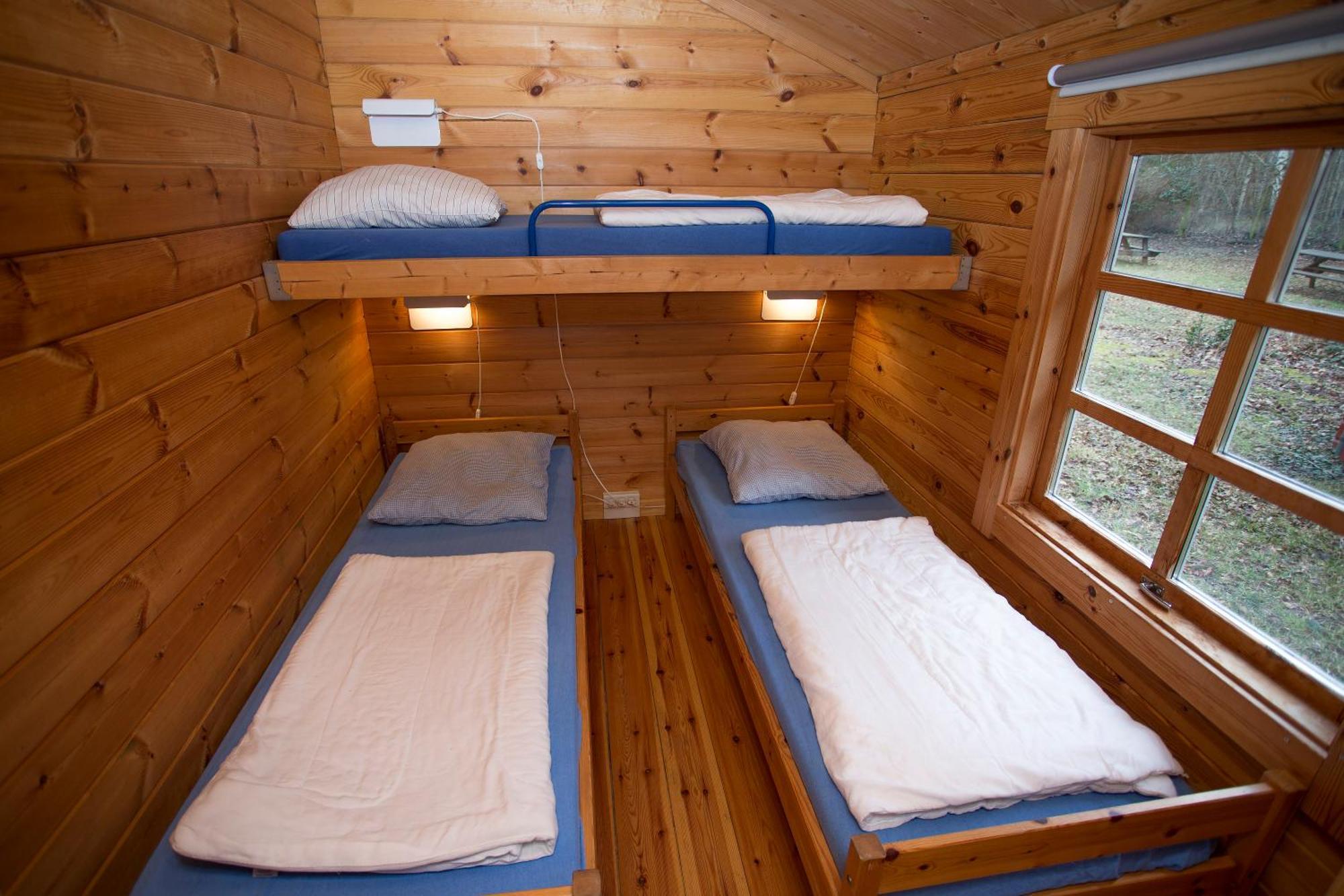Nordskoven Strand Camping 론네 객실 사진